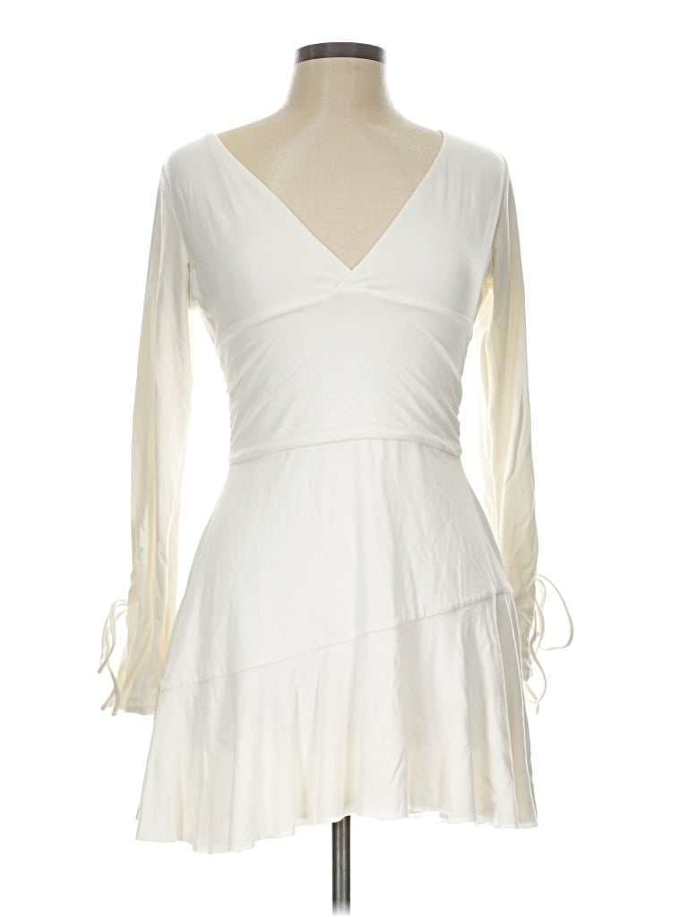 Pre-owned Oh Polly Cocktail Dress In Ivory
