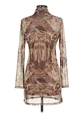 Urban Outfitters Casual Dress (view 2)