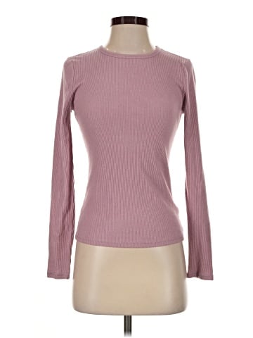 Old Navy Long Sleeve T-Shirt (view 1)