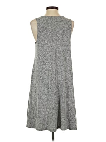 Old Navy Casual Dress (view 2)