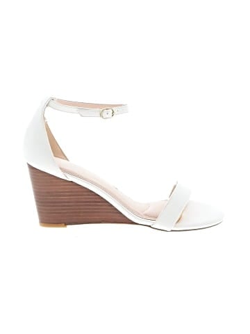 Kelly & Katie Wedges (view 1)