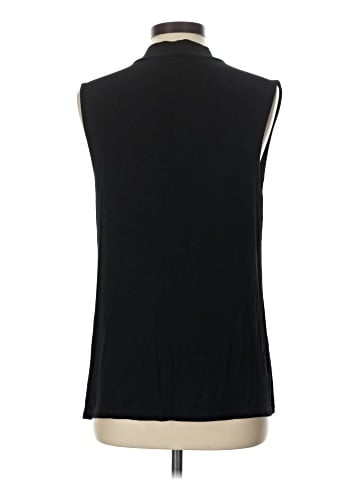 Jennifer Lopez Sleeveless Top (view 2)