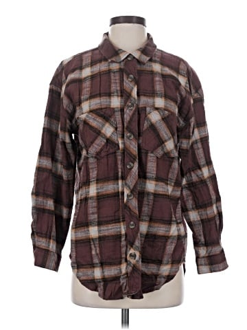Maurices Long Sleeve Button-Down Shirt (view 1)
