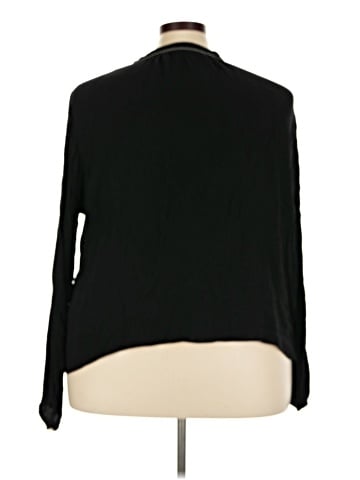Jennifer Lopez Long Sleeve T-Shirt (view 2)