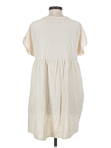 Urban Outfitters Casual Dress (view 2)