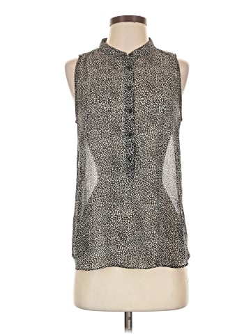 Darjoni Sleeveless Blouse (view 1)