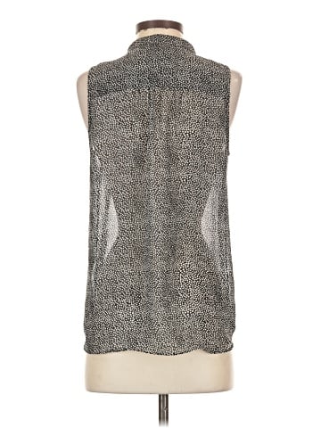 Darjoni Sleeveless Blouse (view 2)