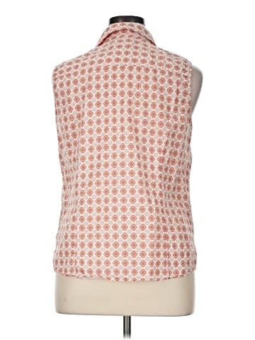 Croft & Barrow Sleeveless Button-Down Shirt (view 2)