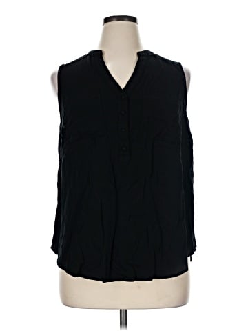 Torrid Sleeveless Button-Down Shirt (view 1)