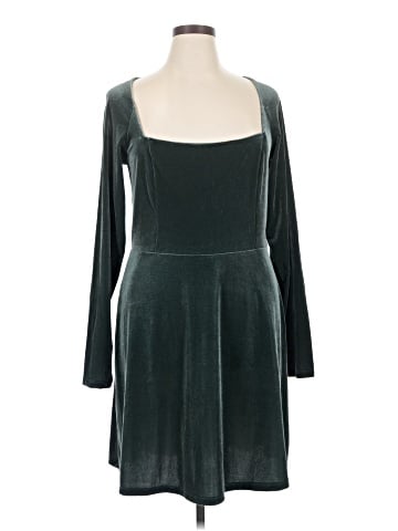 Old Navy Casual Dress (view 1)