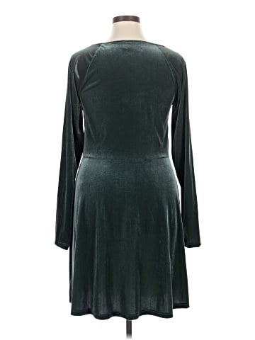 Old Navy Casual Dress (view 2)