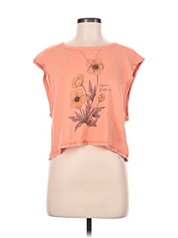 American Eagle Outfitters Sleeveless T-Shirt (view 1)