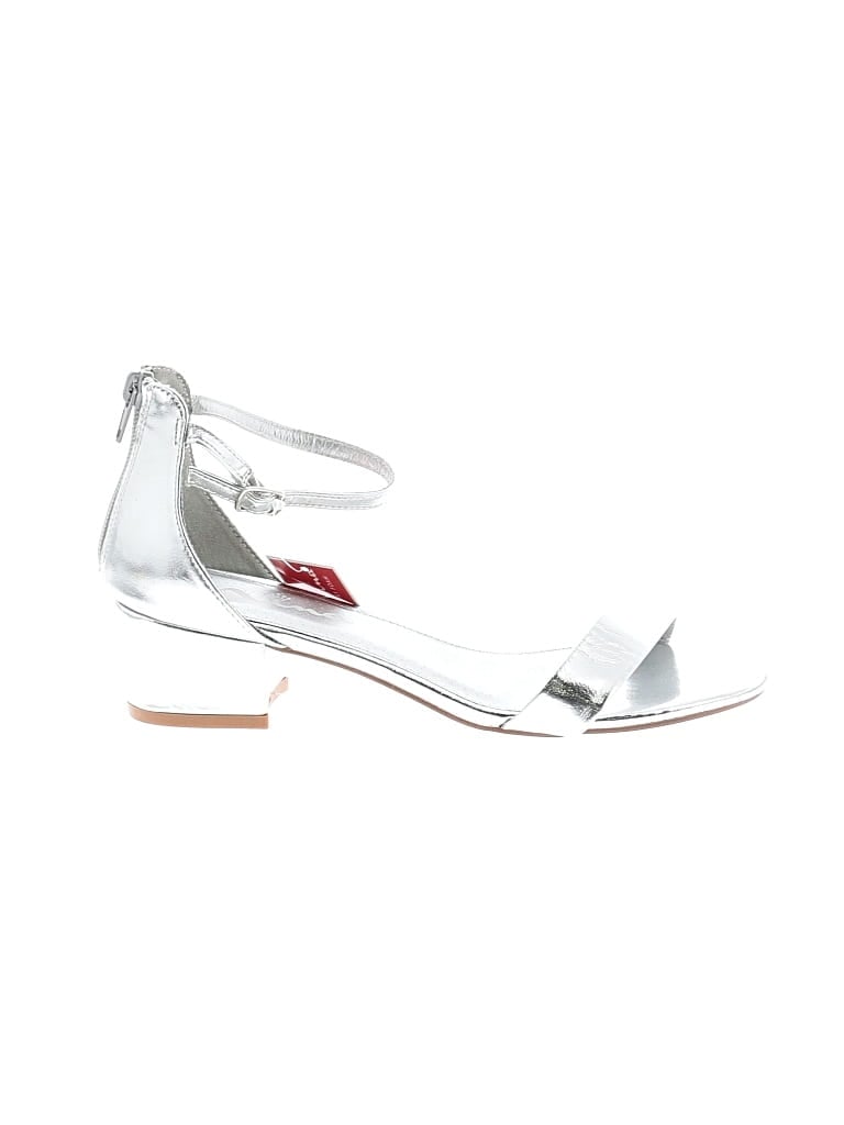 Pre-owned Nina Sandals In Silver