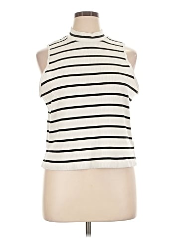 Old Navy Sleeveless T-Shirt (view 1)