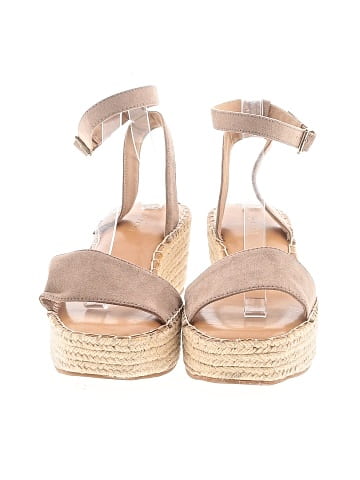 Kelly & Katie Wedges (view 2)