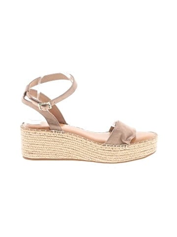 Kelly & Katie Wedges (view 1)