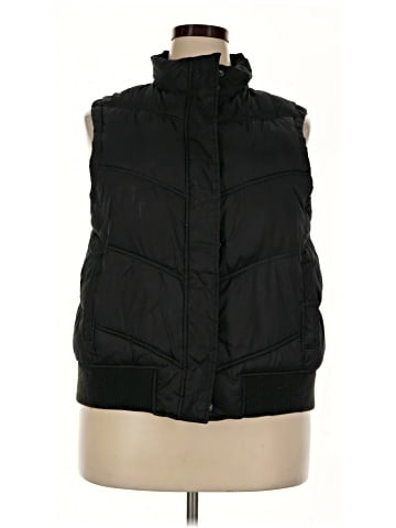 Gap Outlet Vest (view 1)
