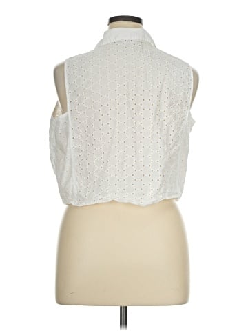 Lane Bryant Sleeveless Button-Down Shirt (view 2)
