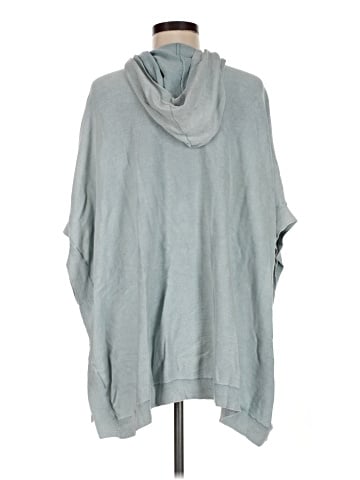 Barefoot Dreams Poncho (view 2)