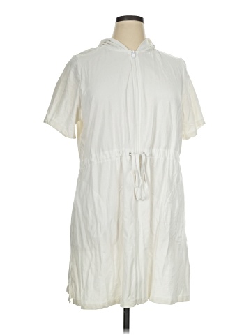 D&Co. Poncho (view 1)