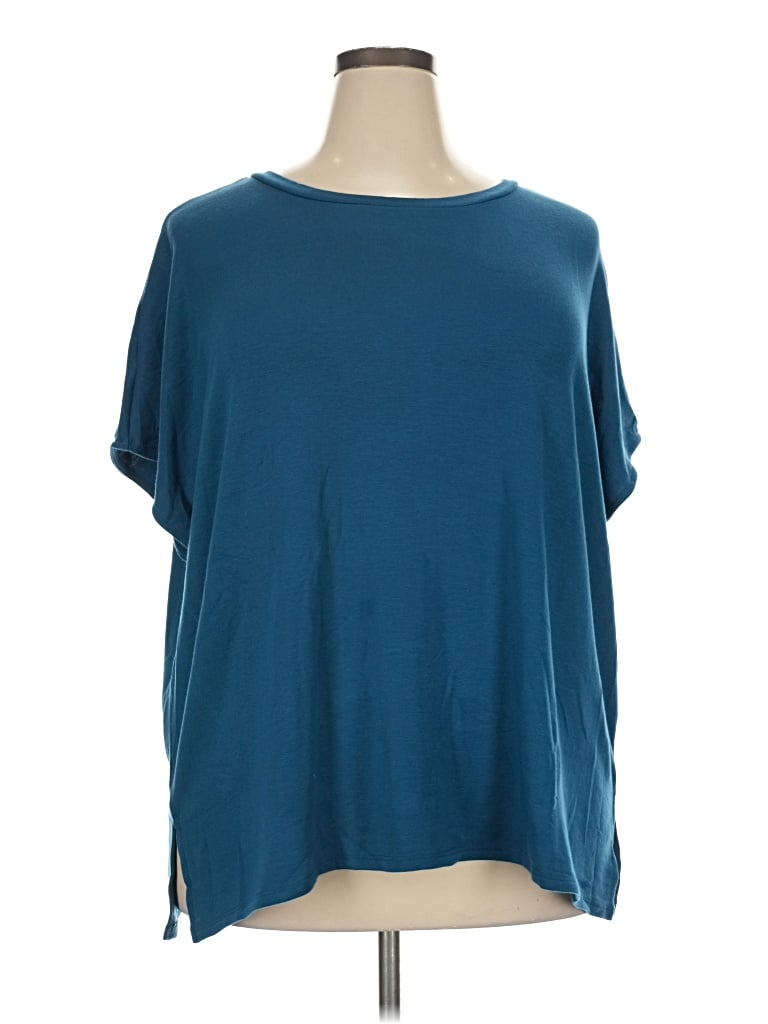 Universal Standard Short Sleeve T-shirt In Blue
