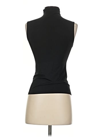 Uniqlo Sleeveless T-Shirt (view 2)