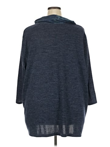 Catherines Poncho (view 2)