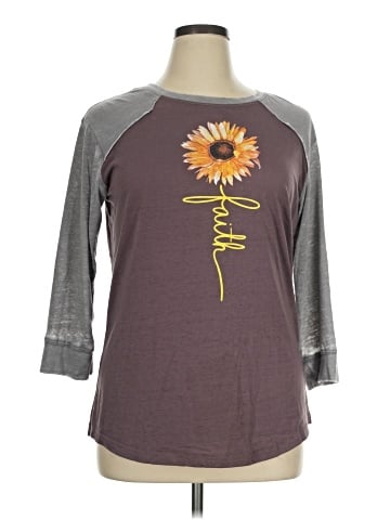 Lincoln Outfitters 3/4 Sleeve T-Shirt (view 1)