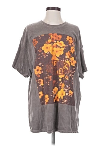 Urban Outfitters Short Sleeve T-Shirt (view 1)