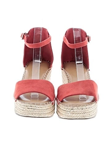 Kelly & Katie Wedges (view 2)
