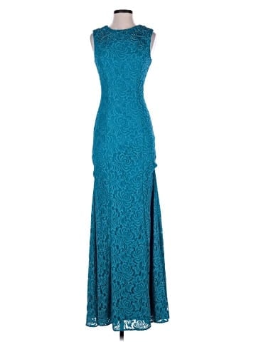 Carmen Marc Valvo Cocktail Dress (view 1)
