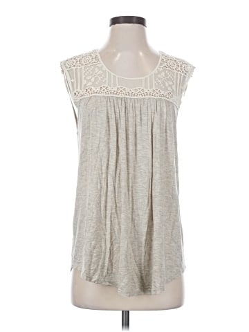 Maurices Sleeveless T-Shirt (view 1)