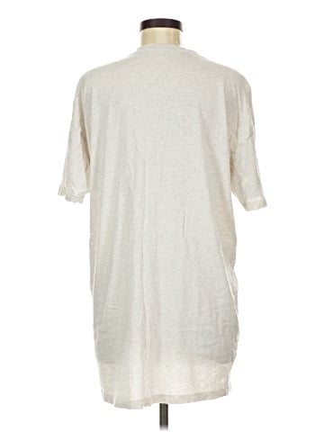 Victoria's Secret Short Sleeve T-Shirt (view 2)
