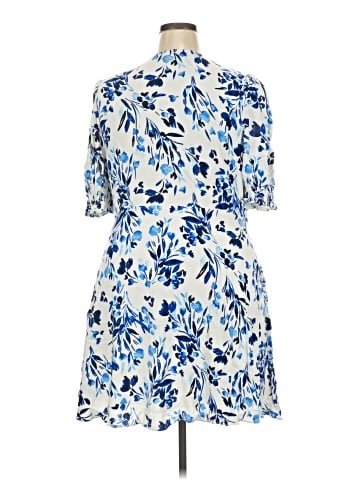 Banana Republic Casual Dress (view 2)