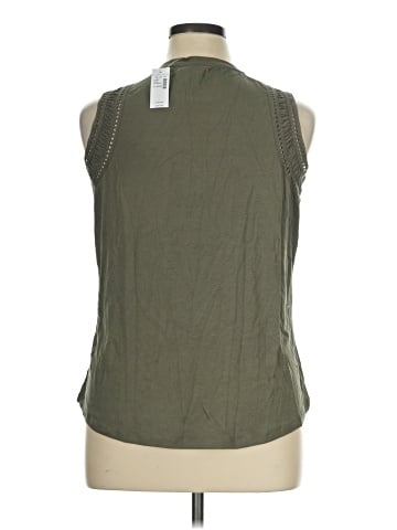 Maurices Sleeveless T-Shirt (view 2)