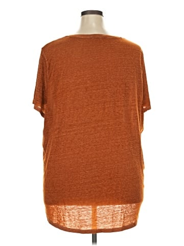 Maurices Short Sleeve T-Shirt (view 2)