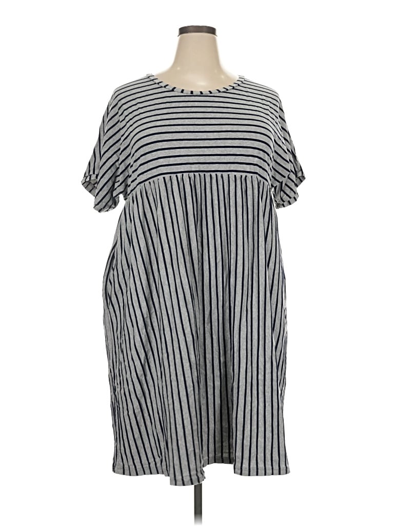Pre-owned Suzanne Betro Casual Dress In Gray