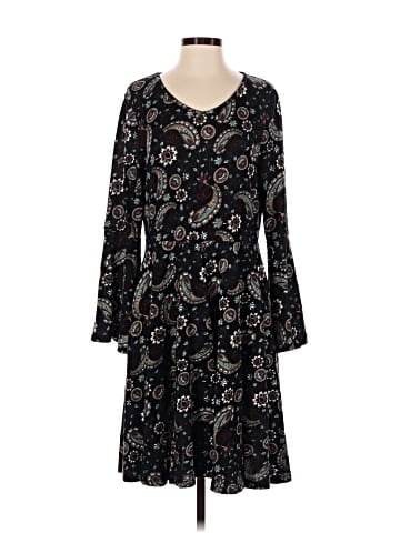The Pyramid Collection Casual Dress (view 1)