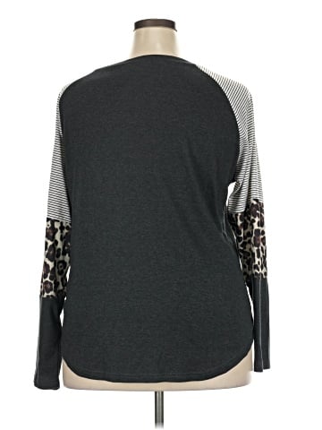 Unbranded 3/4 Sleeve T-Shirt (view 2)
