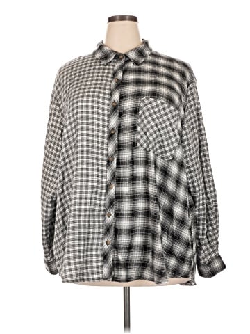 Maurices Long Sleeve Button-Down Shirt (view 1)