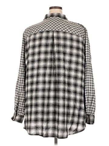 Maurices Long Sleeve Button-Down Shirt (view 2)