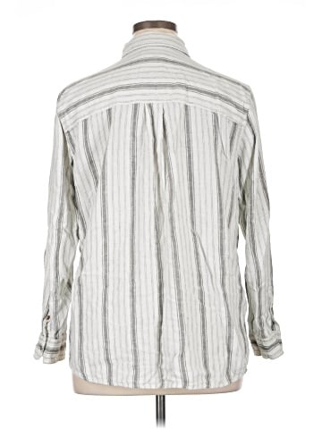 Universal Thread Long Sleeve Button-Down Shirt (view 2)