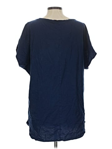 Victoria's Secret Short Sleeve T-Shirt (view 2)