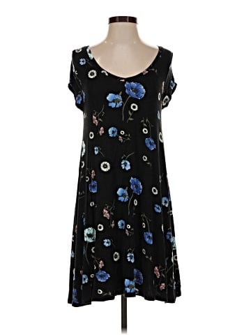 Single Dress Casual Dress (view 1)