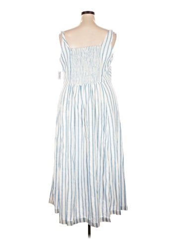 Old Navy Casual Dress (view 2)