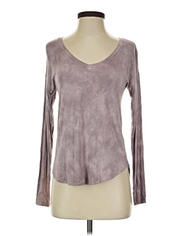 American Eagle Outfitters Long Sleeve T-Shirt (view 1)