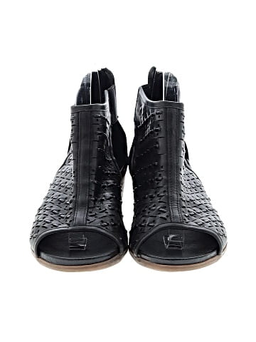 Pikolinos Ankle Boots (view 2)