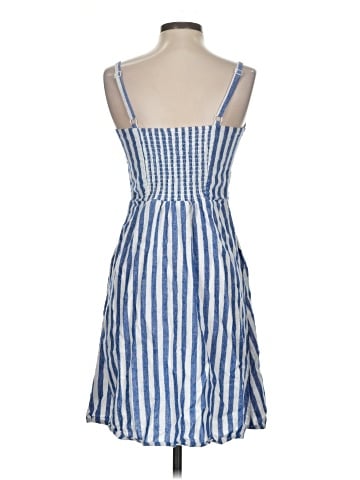 Old Navy Casual Dress (view 2)