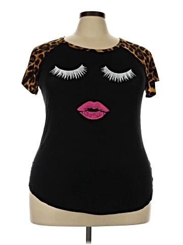 Free Kisses Short Sleeve T-Shirt (view 1)