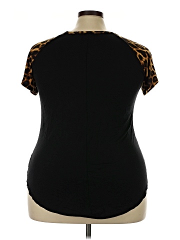 Free Kisses Short Sleeve T-Shirt (view 2)